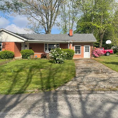 Villa The Bourbon & Horse Country Epicenter Frankfort Esterno foto
