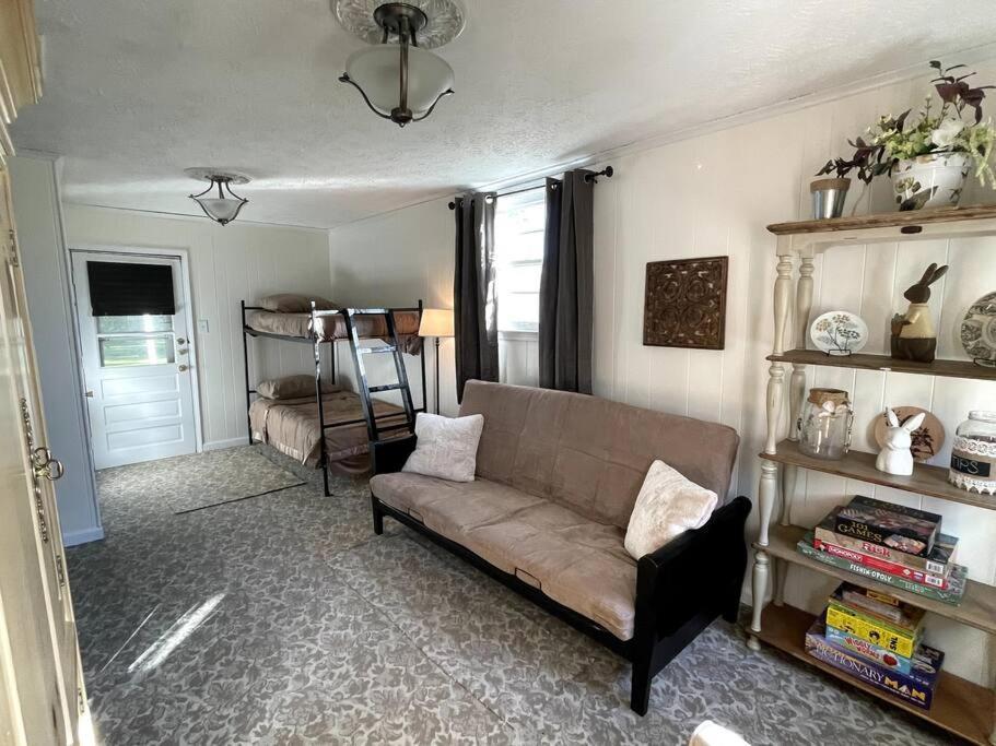 Villa The Bourbon & Horse Country Epicenter Frankfort Esterno foto