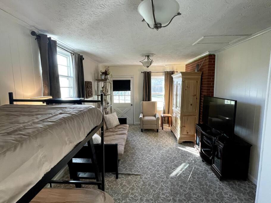 Villa The Bourbon & Horse Country Epicenter Frankfort Esterno foto